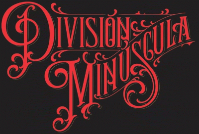 logo División Minúscula